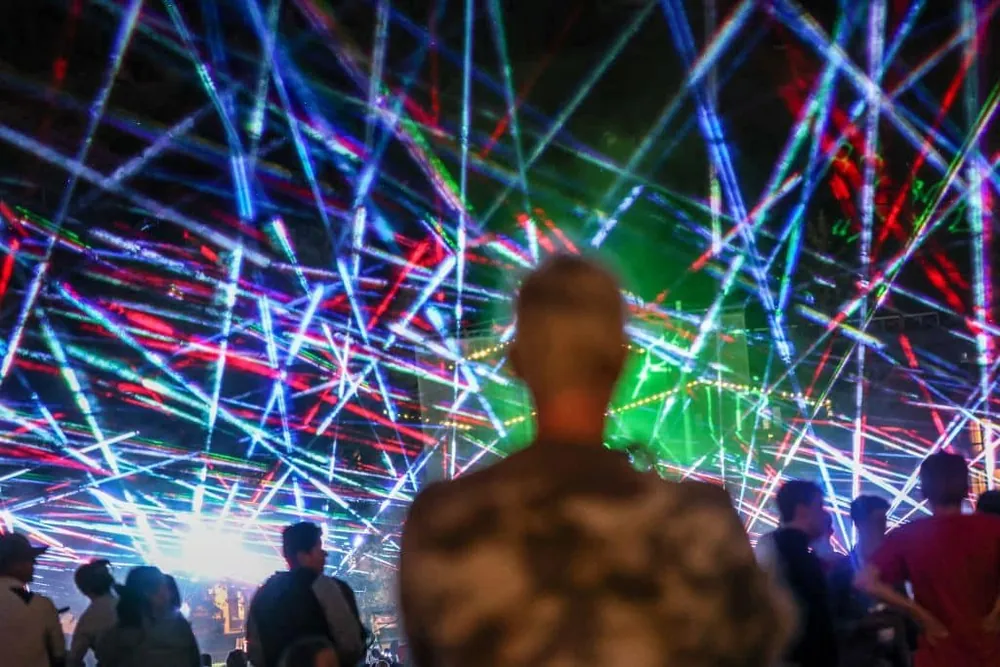 Outdoor & festival shows
