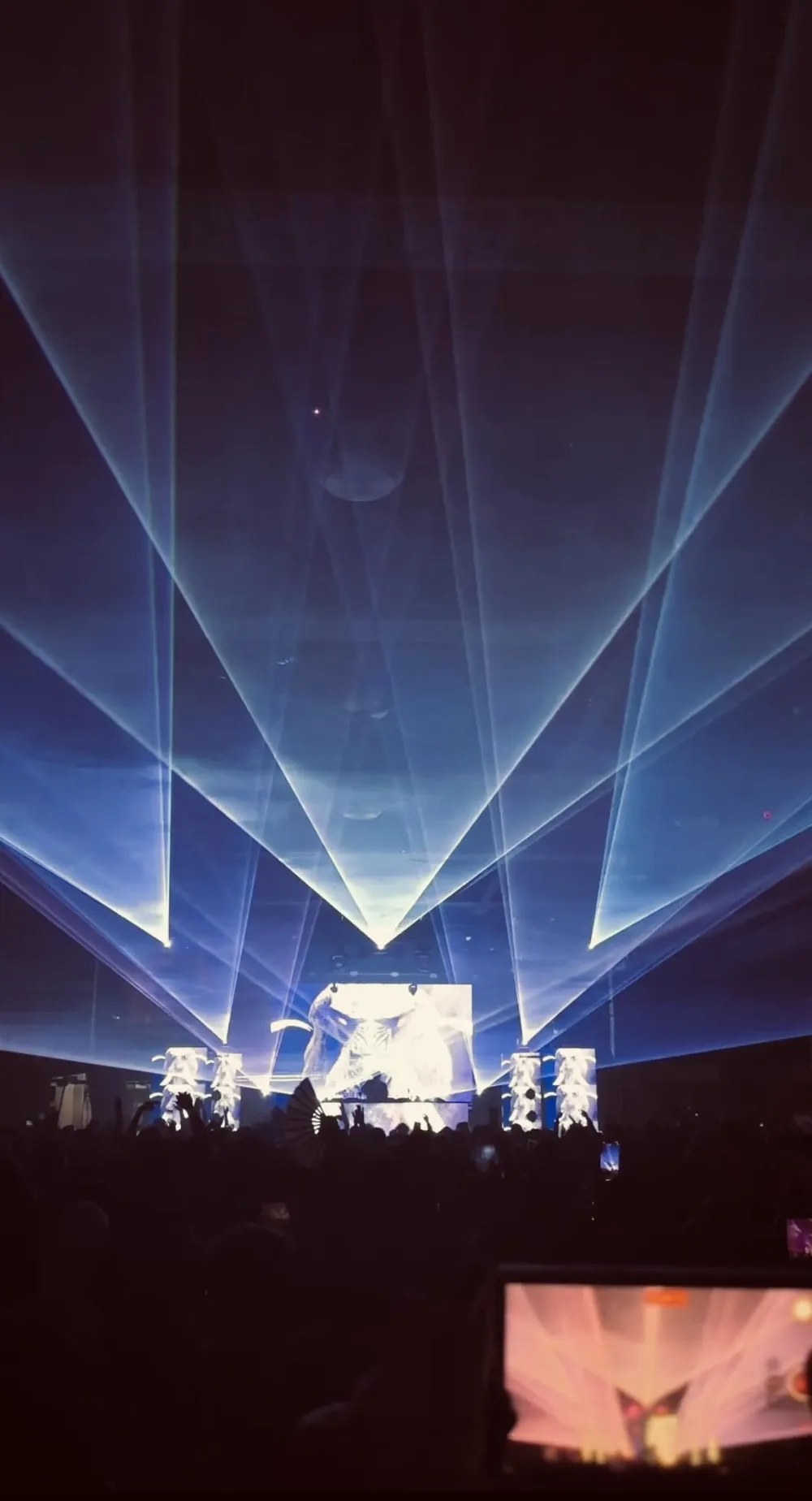 Laser show at Russell Industrial Center in Detroit, photo 23