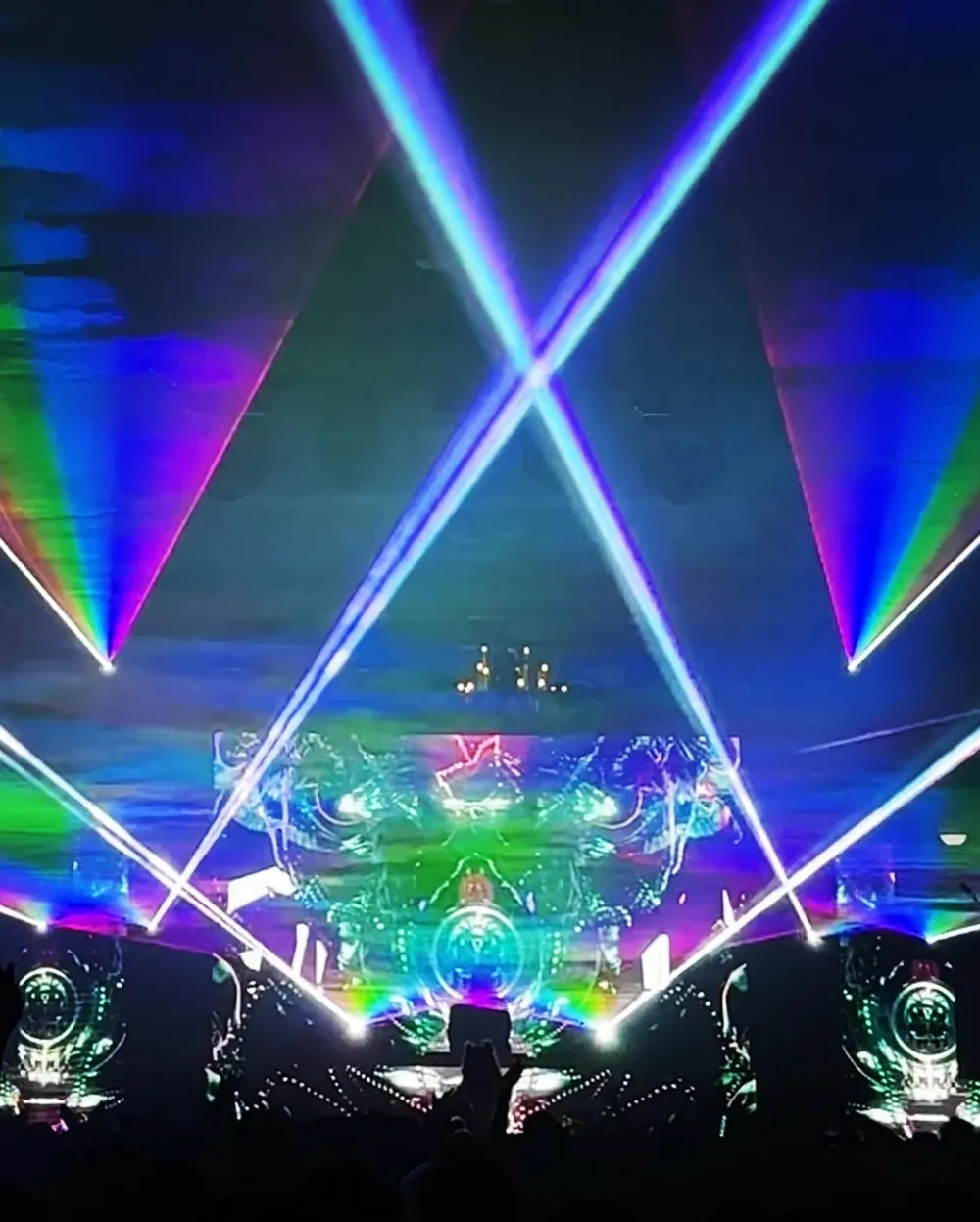 Laser show at Russell Industrial Center in Detroit, photo 15