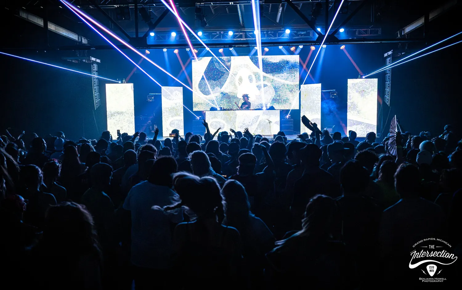 Laser show at The Intersection in Grand Rapids, photo 15