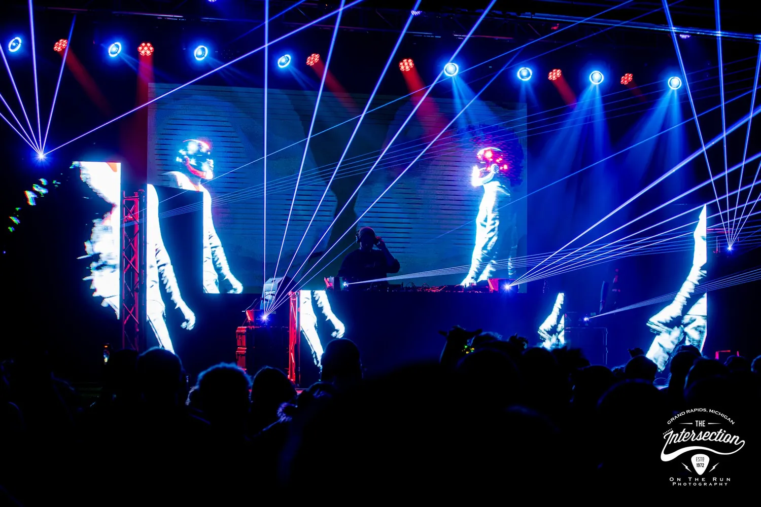Laser show at The Intersection in Grand Rapids, photo 10