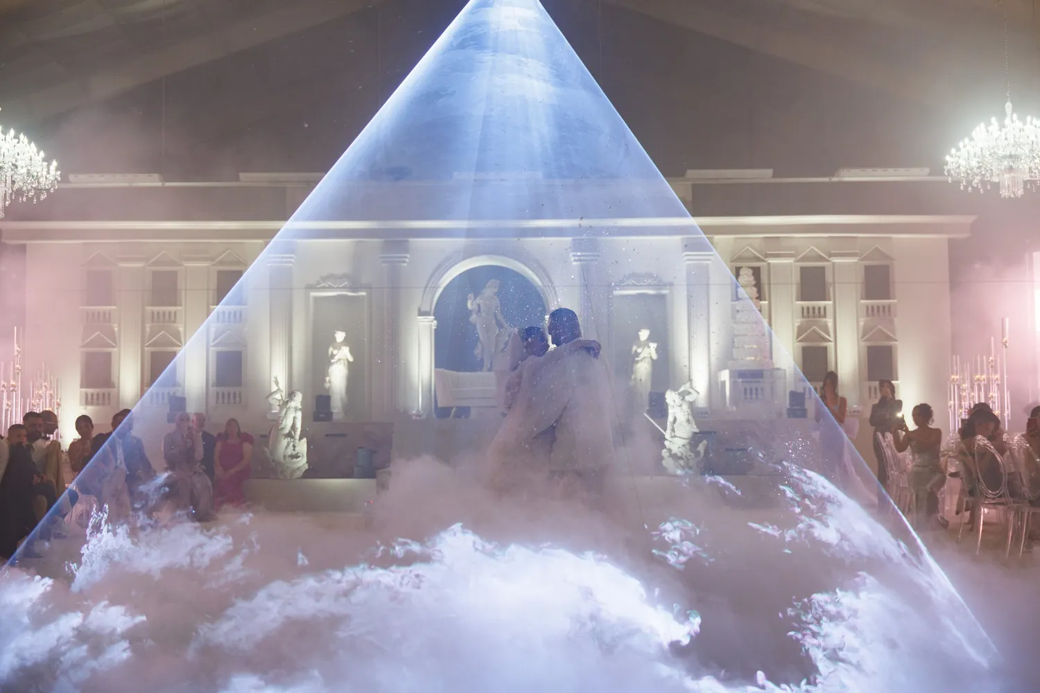 First dance under a laser halo at a wedding, photo 9